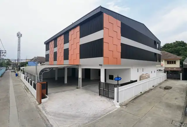 ให้เช่าอาคารสำนักงาน 3 ชั้นพร้อมโกดัง พื้นที่รวม 2,042 ตรม. สุขุมวิท 107 แบริ่ง 15 ใกล้ BTS แบริ่ง MRT ศรีแบริ่ง
